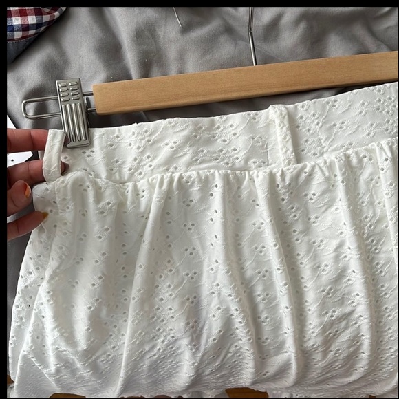 Eyelet ruffled mini skirt - Picture 5 of 7